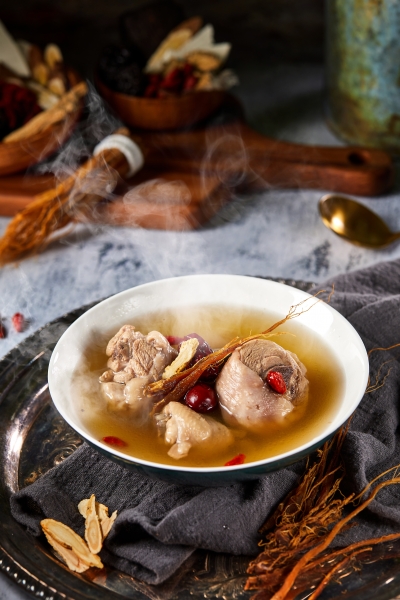 貴參參養生雞湯
